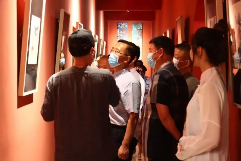 我筆繪我心，浩然戰“疫”情 “春暖花開——徐開君連云港文化主題抗疫系列漫畫展”開幕